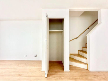 ̑ rO[BɎ[ƕW܂LDKXbLЕtłˁB  