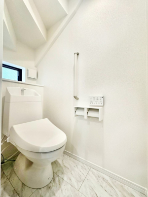 gC gC1K2KꂼɔzuĂĂƂĂ֗łB 