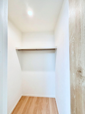 ̑ EH[NCN[[bgtŐԂLpł܂B