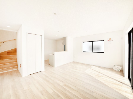 ���r���O �ǂ��ɂ��Ă��Ƒ��̂Ȃ������������R�~���j�P�[�V�������r���O�B