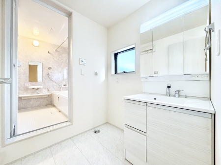 ���̑� �L�X�Ƃ�Ƃ�̂��郉���h���[�X�y�[�X�B  