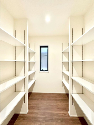 ���̑����� �L�b�`���ɂ̓p���g���[�I�H�ނ̃X�g�b�N�͂������A���p�i�̎��[�Ȃǎg�����͂��낢��I