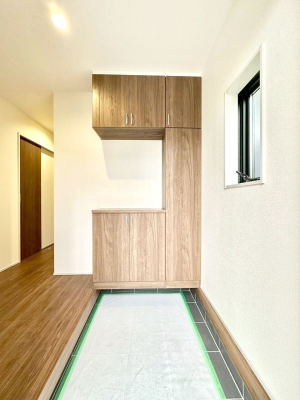 ���̑����� �����Ղ���[�ł���V���[�Y�{�b�N�X�ŉƑ��S���̌C���A���ւ�������B  