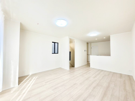 rO Ƒ̓₩Șbŕ܂閾邢rO