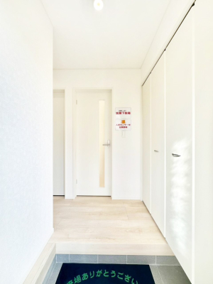 ���[ 2�K�L�����[�B���p�i�̃X�g�b�N�Ȃǂ����[�ł��܂��B