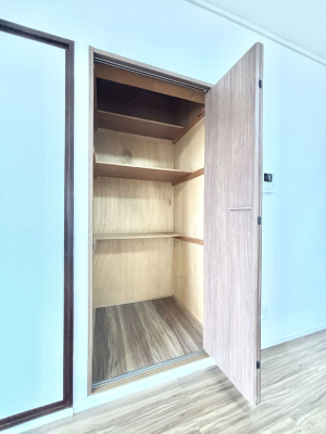 ̑ rO[BɎ[ƕW܂LDKXbLЕtłˁB  