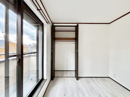 ���̑����� �o���R�j�[���J�������v���X���Ă����m��  