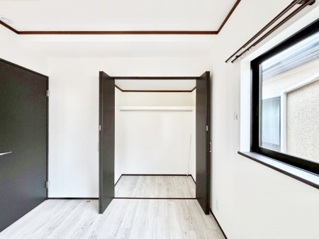 ���[ �m���̃N���[�[�b�g�B���s��������̂Ō���̈ߗނ�����������܂�܂��B