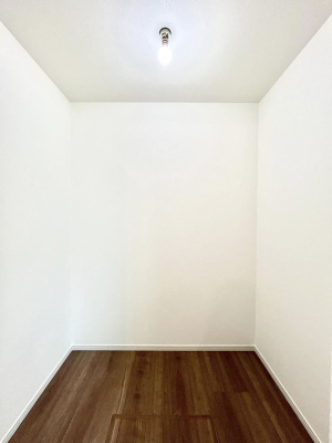 ̑ EH[NCN[[bgtŐԂLpł܂B