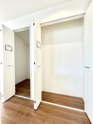 ̑ rO[BɎ[ƕW܂LDKXbLЕtłˁB  