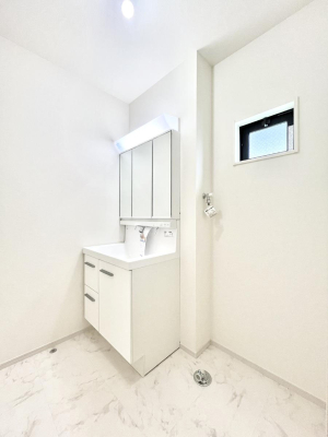 ʑEʏ 邢ʏ͖̐gxxyłႢłB