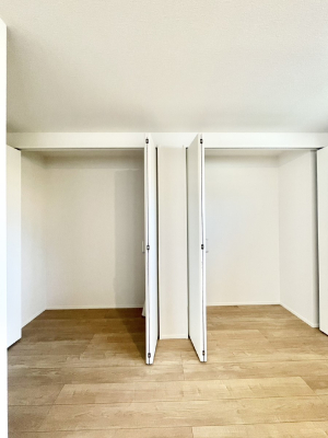 ���[ �m���̃N���[�[�b�g�B���s��������̂Ō���̈ߗނ�����������܂�܂��B