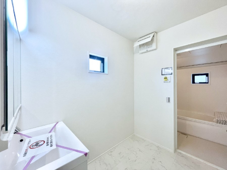 ���̑� �L�X�Ƃ�Ƃ�̂��郉���h���[�X�y�[�X�B  