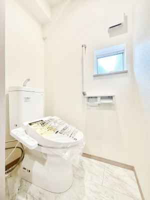 �g�C�� �g�C���͈��S�̂Q�ӏ��I���̃o�^�o�^������S�ł��B