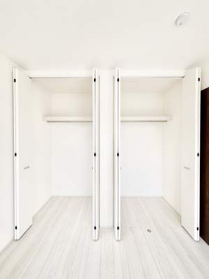 ���[ �m���̃N���[�[�b�g�B���s��������̂Ō���̈ߗނ�����������܂�܂��B