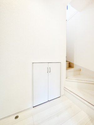 ���̑����� TV���j�^�[�t�C���^�[�t�H�����t���Ă��ăZ�L�����e�B�[��