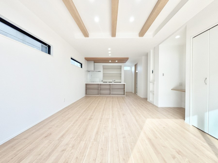 rO Ƒ̓₩Șbŕ܂閾邢rO  