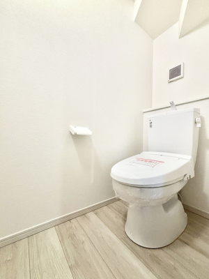 �g�C�� �g�C����1�K��2�K���ꂼ��ɔz�u����Ă��ĂƂĂ��֗��ł��B 