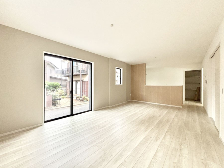 ���r���O �Z�ޕ��̌��������o�����A�C���e���A���l����̂��y���݂ȃ��r���O�ł��I 