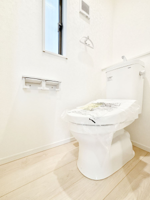 �g�C�� �g�C���͈��S�̂Q�ӏ��I���̃o�^�o�^������S�ł��B 