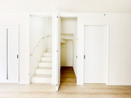 ���[ ������ꂪ���ȉƑ����L�̏�������p�i�Ȃǂ������Ղ���[�ł��郊�r���O���[�I