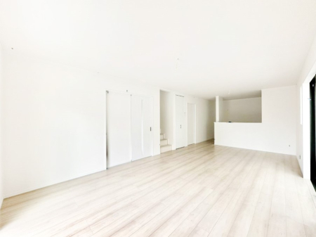 ���r���O �J��������L�X���r���O�͖��邢�z�������荞�ތe���̋�Ԃł��I