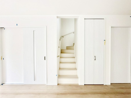 ���̑� ���Ƒ��Ԃ̃R�~���j�P�[�V�������[�܂郊�r���O�C���K�i���̗p�I