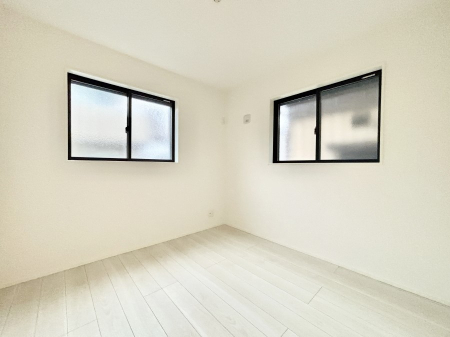 ���̑� 1�K�̃T�[�r�X���[��4��