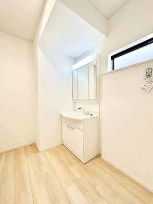 ʑEʏ q񂪂A􂢂łĂꂻȐʏI