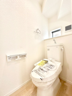 gC gC1K2KꂼɔzuĂĂƂĂ֗łB 