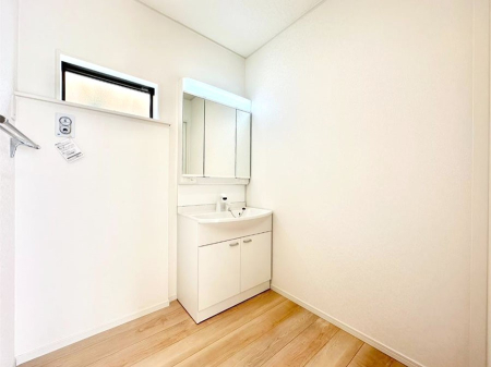 ʑEʏ 邢ʏ͖̐gxxyłႢłB