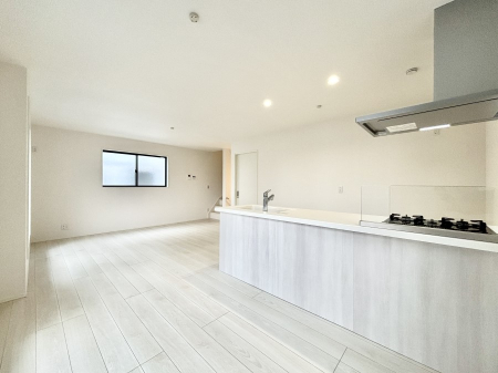 ���r���O �ǂ��ɂ��Ă��Ƒ��̂Ȃ������������R�~���j�P�[�V�������r���O�B 