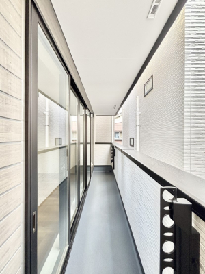 �o���R�j�[ �㕔�ɉ������������Ă���̂ŋ}�ȉJ�̎��ɂ����S�ł��B 