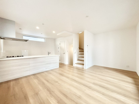 ���r���O �ǂ��ɂ��Ă��Ƒ��̂Ȃ������������R�~���j�P�[�V�������r���O�B 