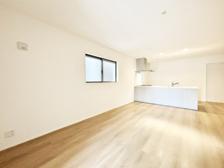 ���r���O ���Ƒ��̓��₩�Șb�����ŕ�܂�閾�邢���r���O