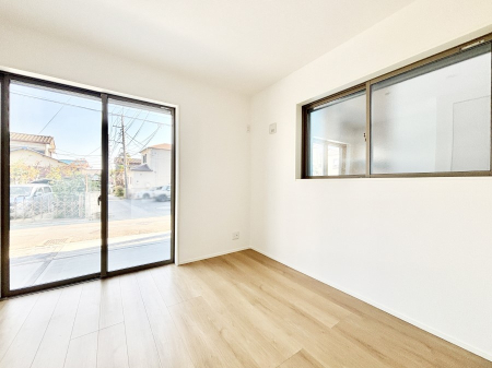 ���̑����� ���r���O�אڂ̗m���͌��Ƃ��Ă����p�ł��܂�