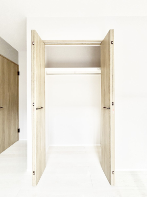 ���[ �m���̃N���[�[�b�g�B���s��������̂Ō���̈ߗނ�����������܂�܂��B