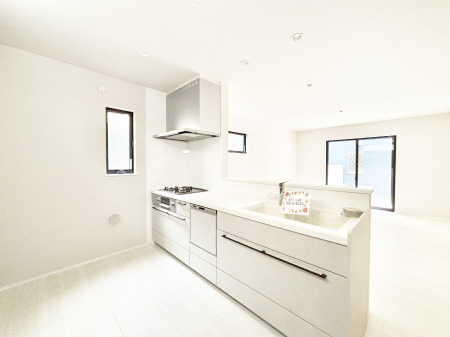 �L�b�`�� �u�₩�ȕ����ʂ蔲����L�b�`���B��������̂Ŗ��邭���C�ɂ��𗧂��܂��B