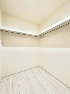 ̑ rO[BɎ[ƕW܂LDKXbLЕtłˁB  