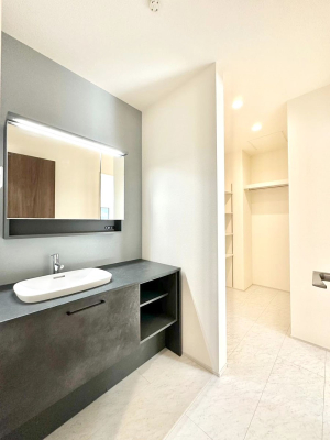 ʑEʏ 邢ʏ͖̐gxxyłႢłB