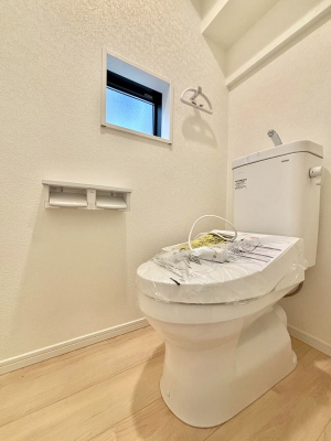 gC gC1K2KꂼɔzuĂĂƂĂ֗łB 