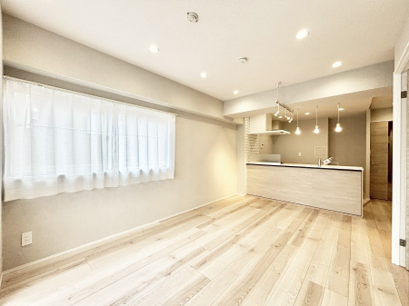 rO Ƒ̓₩Șbŕ܂閾邢rO  