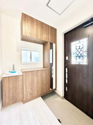 ���� ���ʔ��͂��Ƒ��̎ʐ^��G�߂̃C���e���A�ŏ���I�Ƃ��ĉ��o�ł��܂�