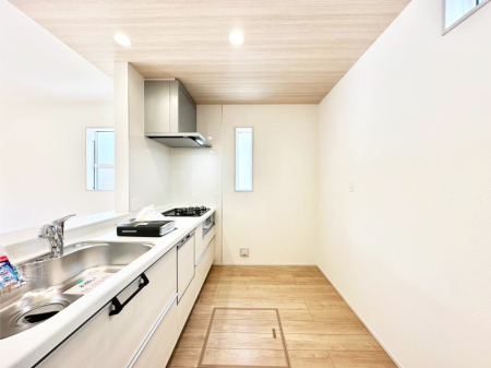 �L�b�`�� �������������I�ɁA�y�����I�V�X�e���L�b�`��