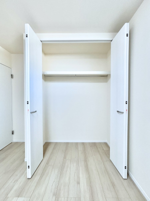 ���[ �m���̃N���[�[�b�g�B���s��������̂Ō���̈ߗނ�����������܂�܂��B