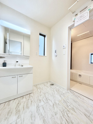 ���̑� �L�X�Ƃ�Ƃ�̂��郉���h���[�X�y�[�X�B  