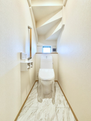 �g�C�� �g�C����1�K��2�K���ꂼ��ɔz�u����Ă��ĂƂĂ��֗��ł��B 