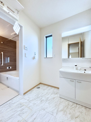 ���̑� �L�X�Ƃ�Ƃ�̂��郉���h���[�X�y�[�X�B  