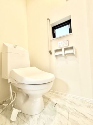 �g�C�� �g�C����1�K��2�K���ꂼ��ɔz�u����Ă��ĂƂĂ��֗��ł��B 