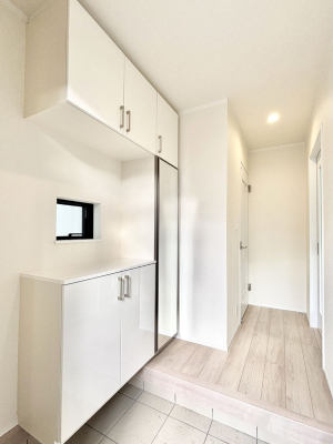 ���̑����� �����Ղ���[�ł���V���[�Y�{�b�N�X�ŉƑ��S���̌C���A���ւ�������B  